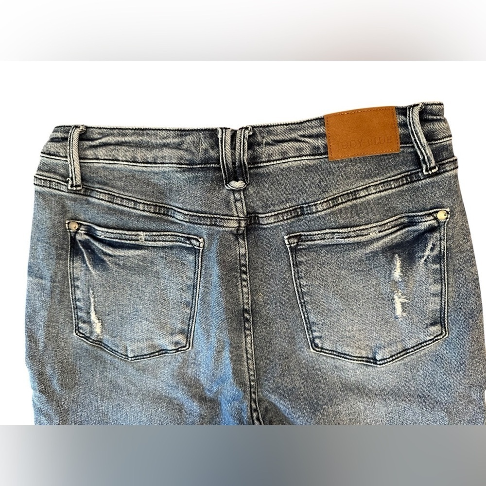 Women’s JUDY BLUE Distressed Slim Fit Jeans Size 13/31 - Picture 4 of 9